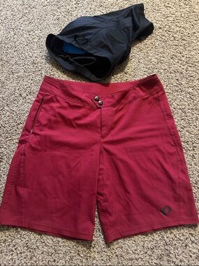 Pearl Izumi Women's Maroon Bike Shorts